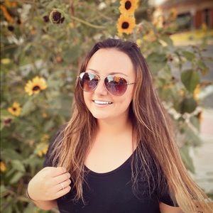 Meet your Posher, Casey